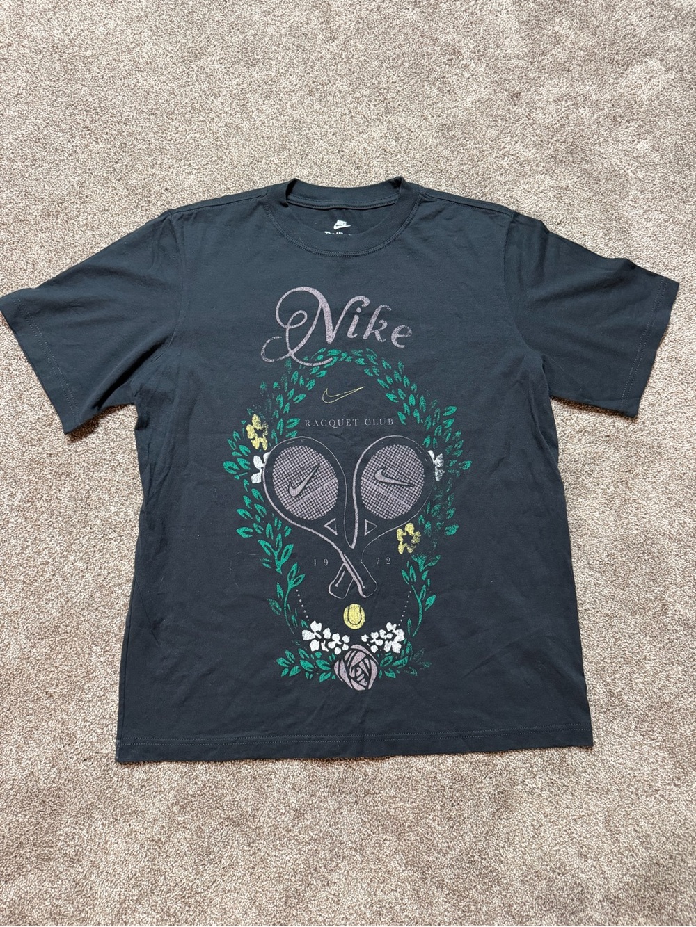 Nike Women’s Crew Black Tennis/Racquet Club Graphic T-Shirt